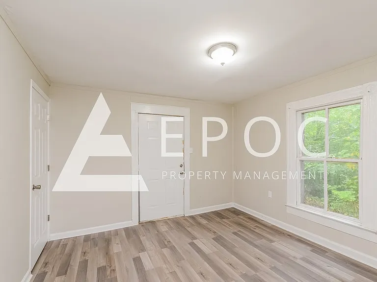 1114 Sharon St — Photo 9