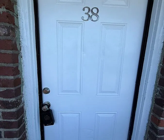 2021 Cambridge Dr #38 — Photo 2