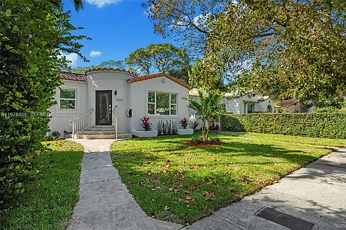 1262 SW 15th Ter Photo 1