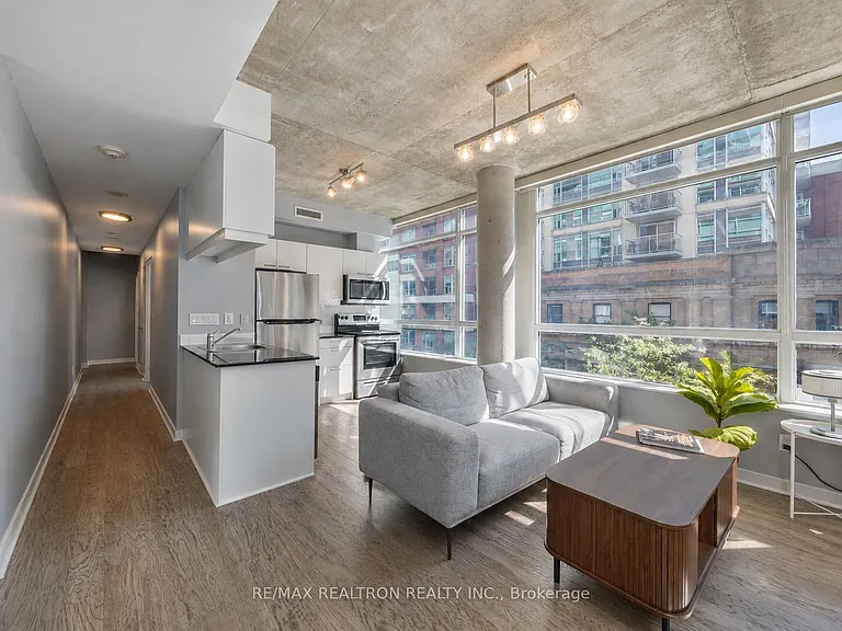 218 King St E #320 — Photo 6