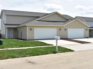 3315 Boulder Ridge Dr, Champaign, IL 61822