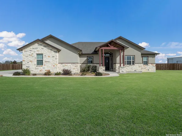 177 sienna woods, Marion, TX 78124