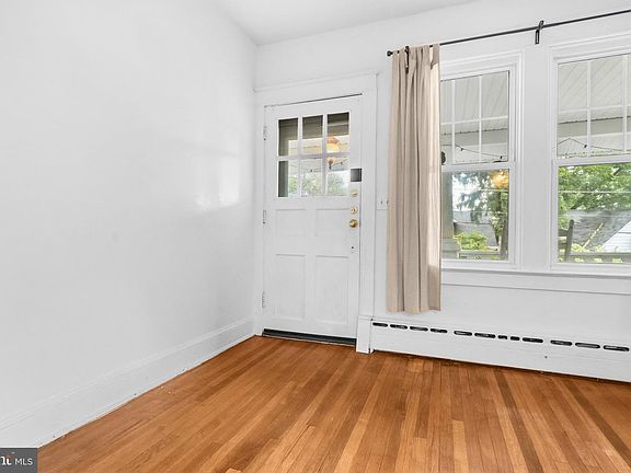 5th image of 3209 Varnum St