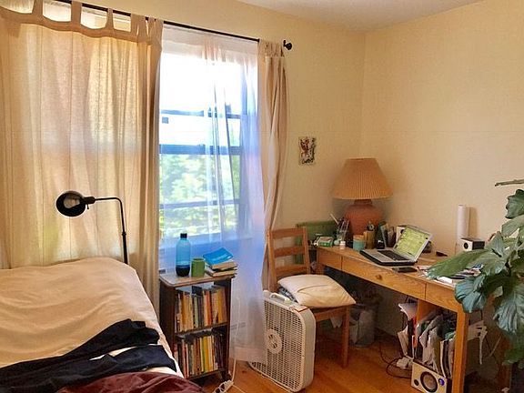 5th image of 46 Underhill Ave #2
