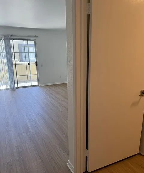 Canoga Luxury Apartments — Photo 34