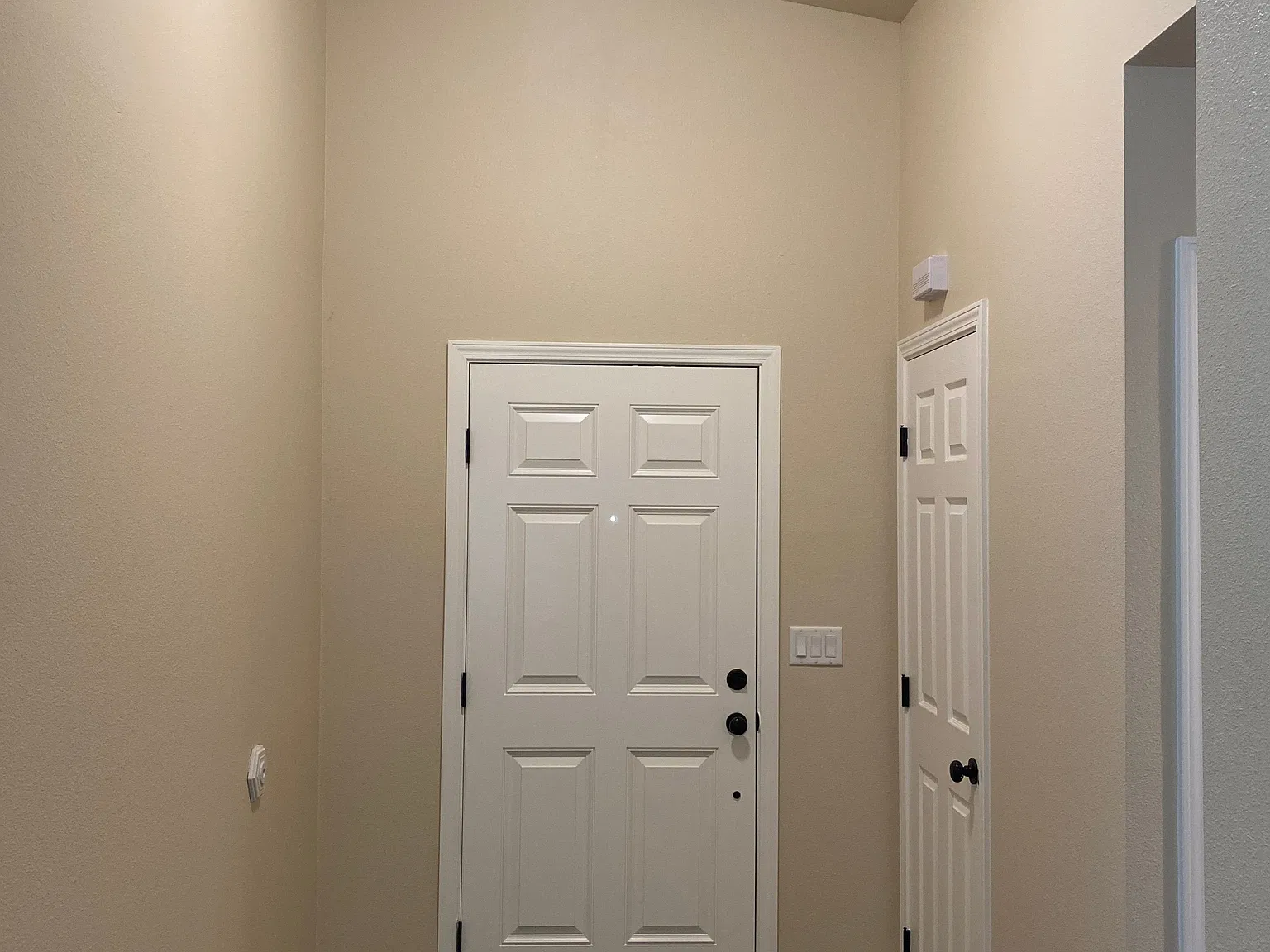 3 bed, 1401 sqft, $2,850 — Photo 2