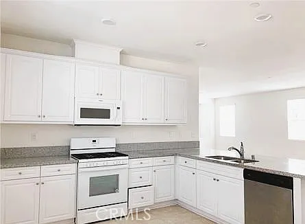 4 bed, 2325 sqft, $3,650 — Photo 3