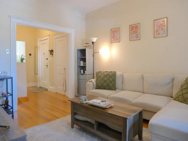 14 Mount Hood Rd — Photo 6