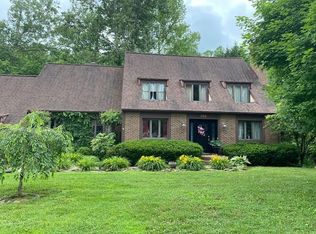 395 E Dorton Blvd, Staffordsville, KY 41256