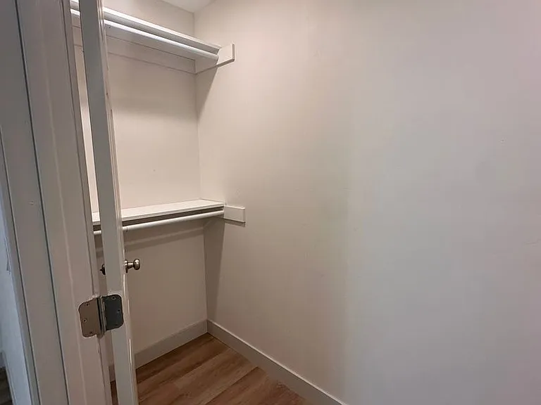 906 Emory Street 931 #933 — Photo 13
