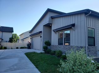 260 E Rosalyn Dr, Meridian, ID 83642