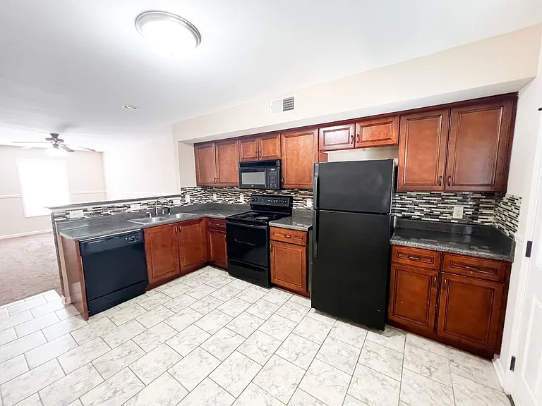 2272 McCormick Ln #A — Photo 4