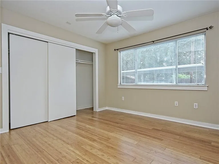 2200 Dickson Dr #126 — Photo 8