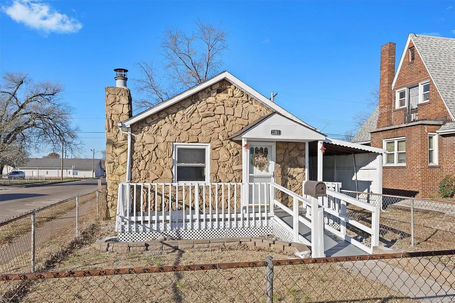 2801 Buxton Ave photo 1