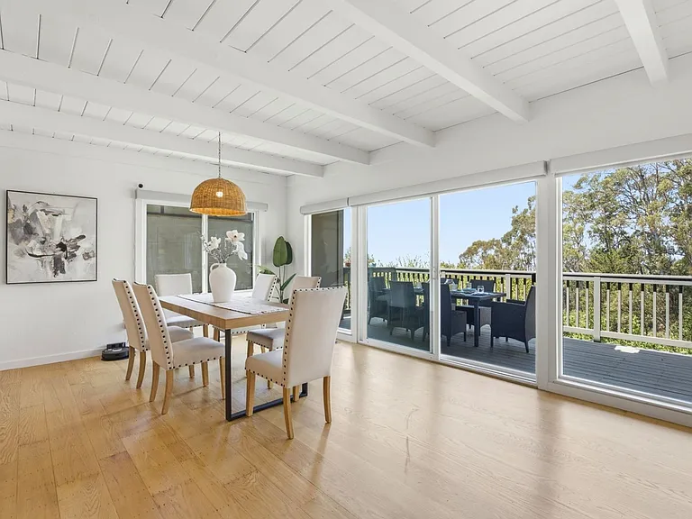 2323 Mastlands Dr — Photo 6