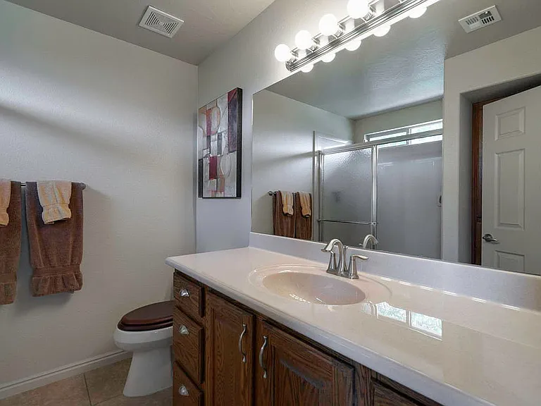 4592 S Elrose Dr — Photo 14