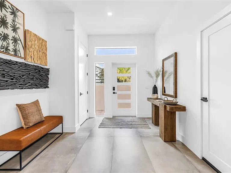 2065 Goldenrod St — Photo 11