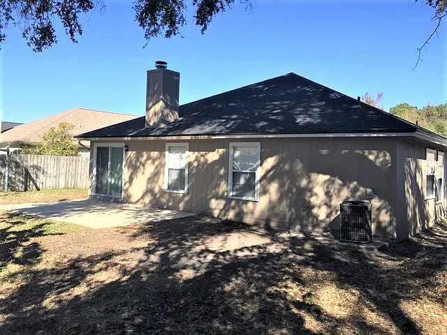 1819 Harbor Island Dr — Photo 16