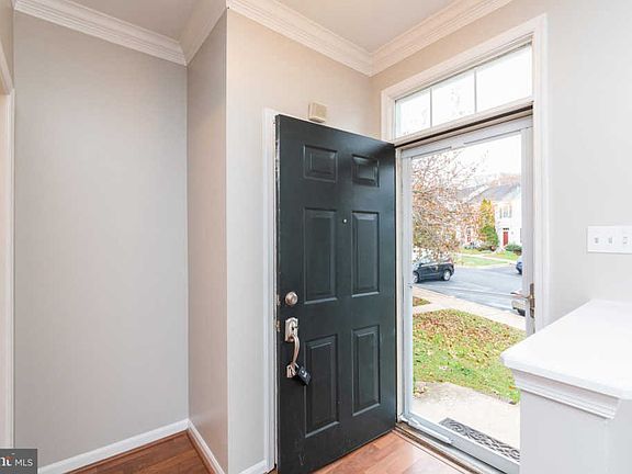 3rd image of 438 Amelanchier Ct