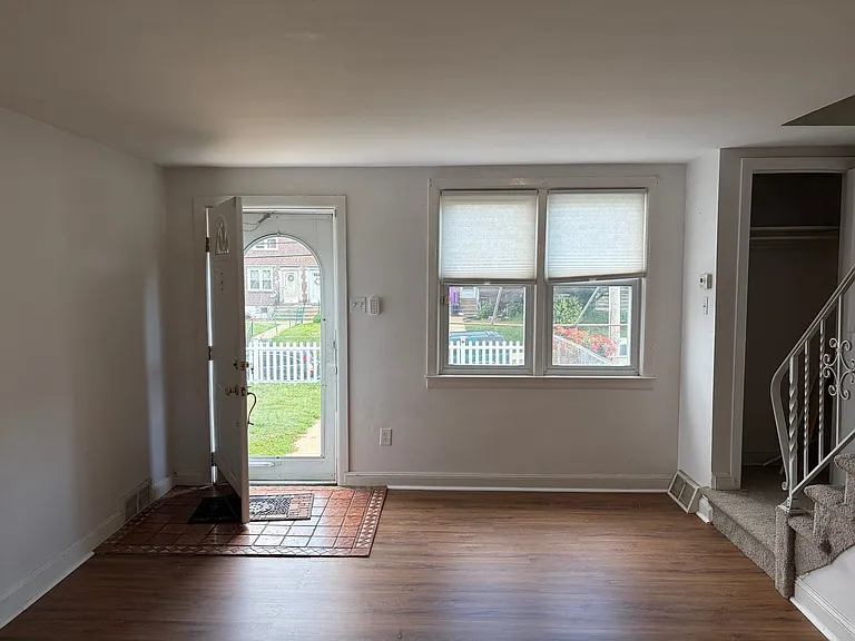 139 W Madison Ave — Photo 3
