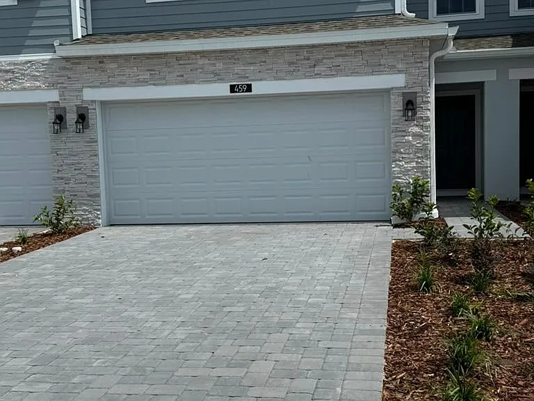 459 Thompson Village Ave #MAIN — Photo 1