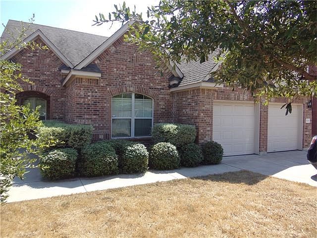 One story beauty in popular Lakeline Ranch subdivision. Hom