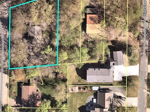 3rd image of 5200 Greenwood Cir