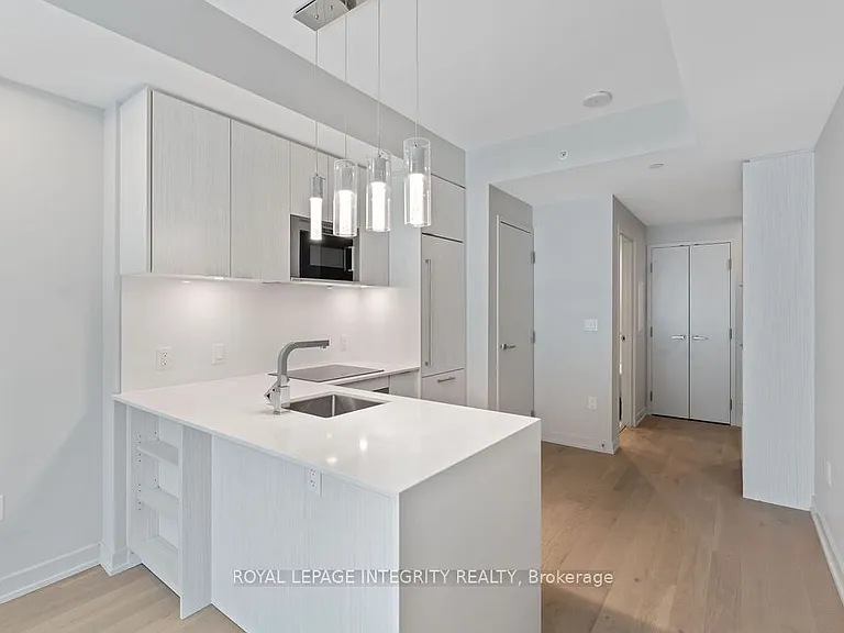 101 Queen St #802 — Photo 9