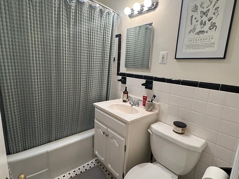 1st Floor Main Bathroom