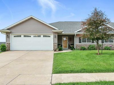 115 W Pinehurst Dr, Eldridge, IA, 52748