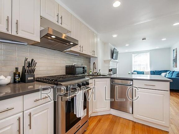 5th image of 146 Sussex St APT 1
