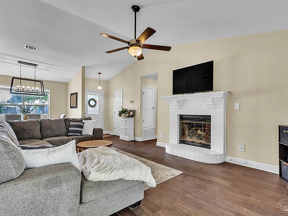 2nd image of 4321 Ridgeland Dr