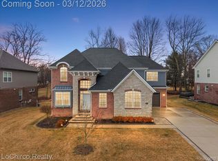 43722 Bolingbrooke Ln, Novi, MI 48377