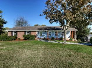 722 Liberty Bell Blvd, Johnson City, TN 37604