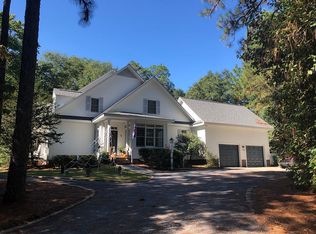 5 McKenzie Rd E, Pinehurst, NC 28374