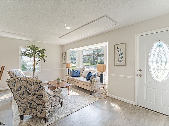 3rd image of 27330 Donald Dr
