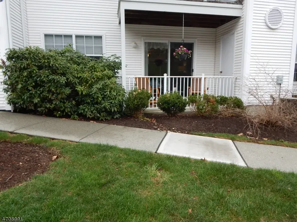 85 Crestview Ln #2022, Mount Arlington, NJ 07856