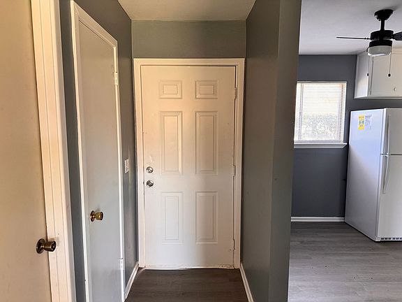 2nd image of 4111 Aspen St