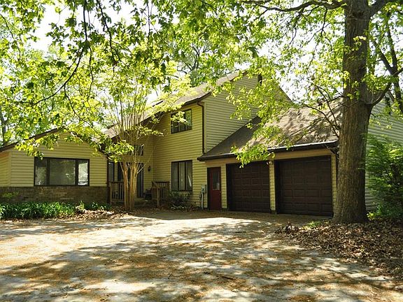 3rd image of 31119 Sycamore Dr