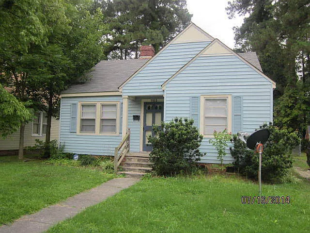 1103 Gold St W — Photo 1