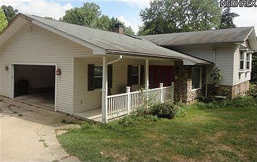 3rd image of 7529 N Meadowpark Dr