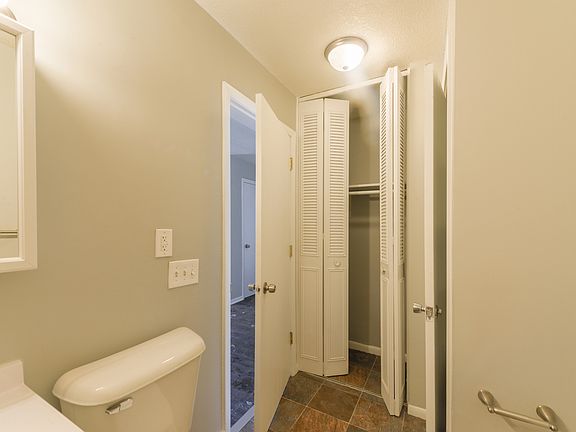 5th image of 1708 Glenwood Ave APT 5