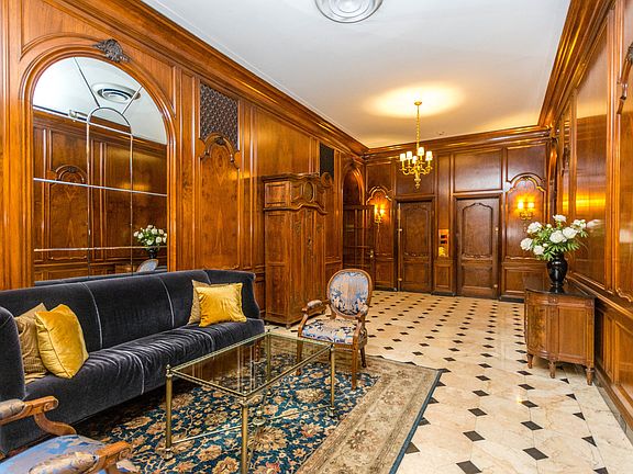 2nd image of 2000 N Lincoln Park W #1606