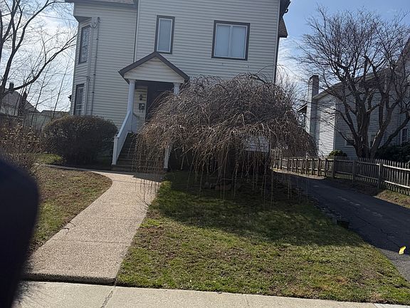 4th image of 16 McDermott Street