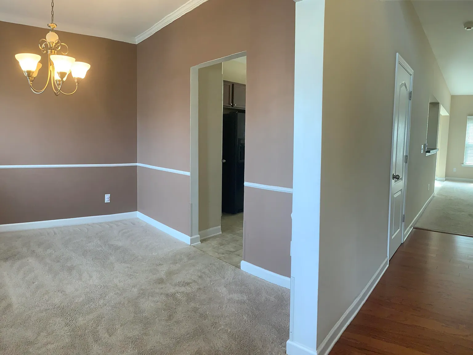 4 bed, 2.5 bath, 2073 sqft, $2,350 — Photo 2