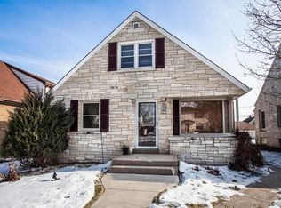 2412 S 59th St, West Allis, WI 53219