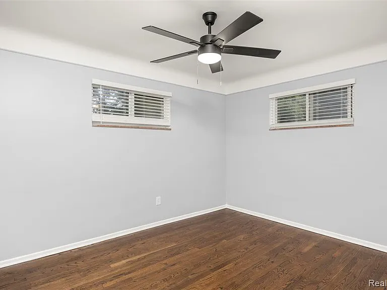 24270 Scotia Rd — Photo 15