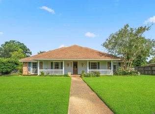 4230 Pine Ridge Dr, Baton Rouge, LA 70809