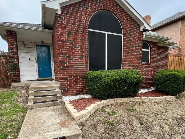 114 Streamside Dr, Desoto, TX 75115