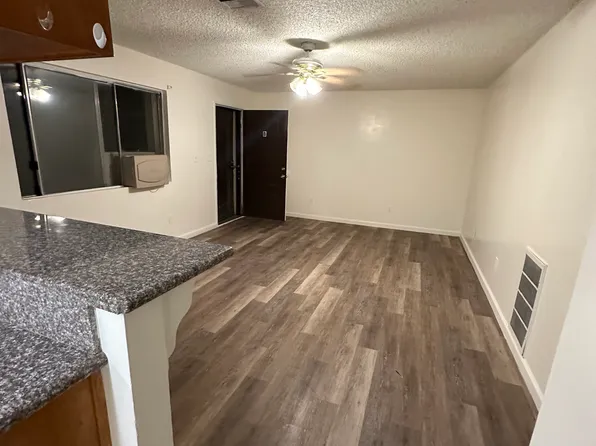 404 Stephens Dr #B, Bakersfield, CA 93304